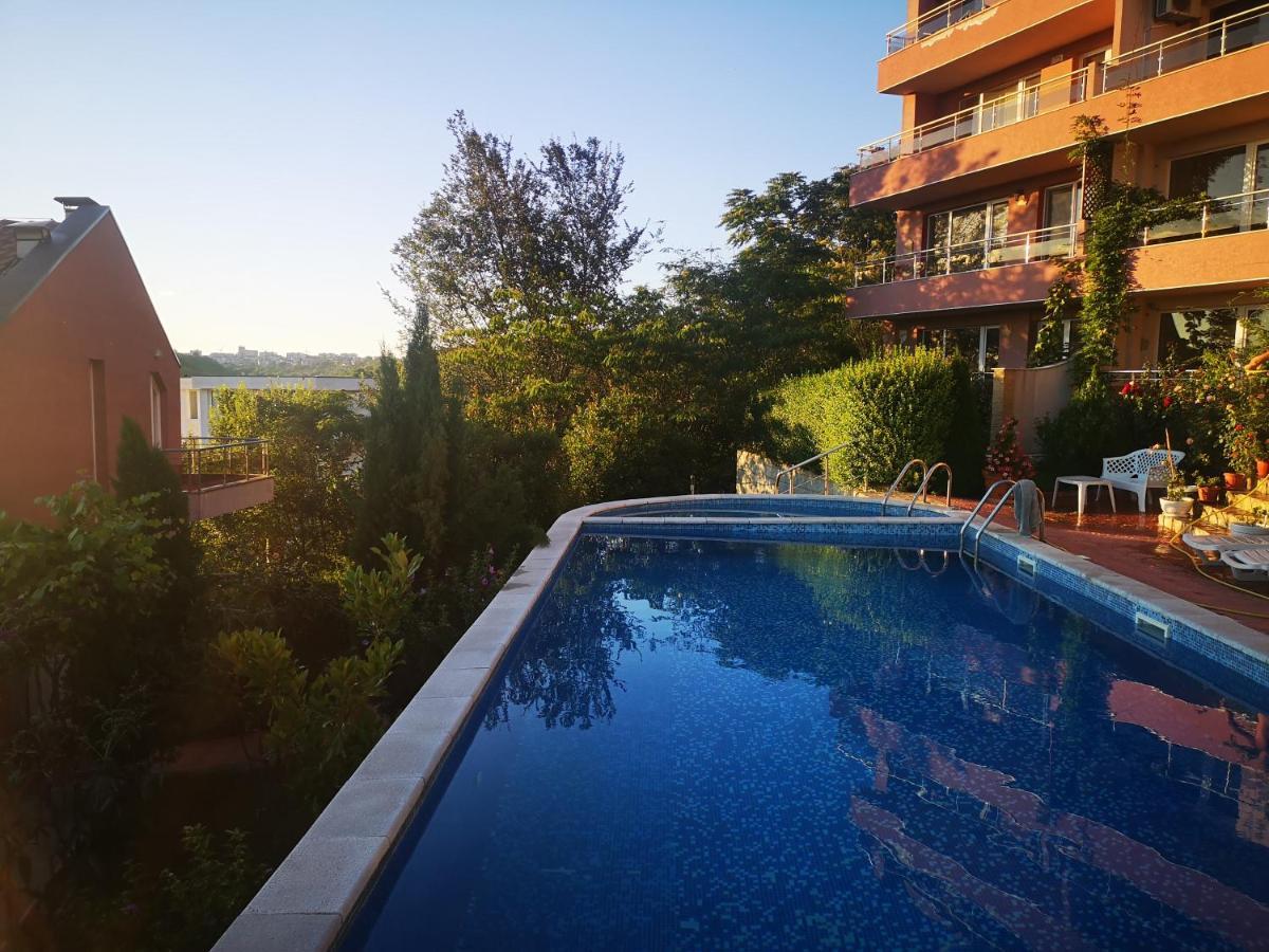 Complex Karia IV Apartment Kavarna Bagian luar foto