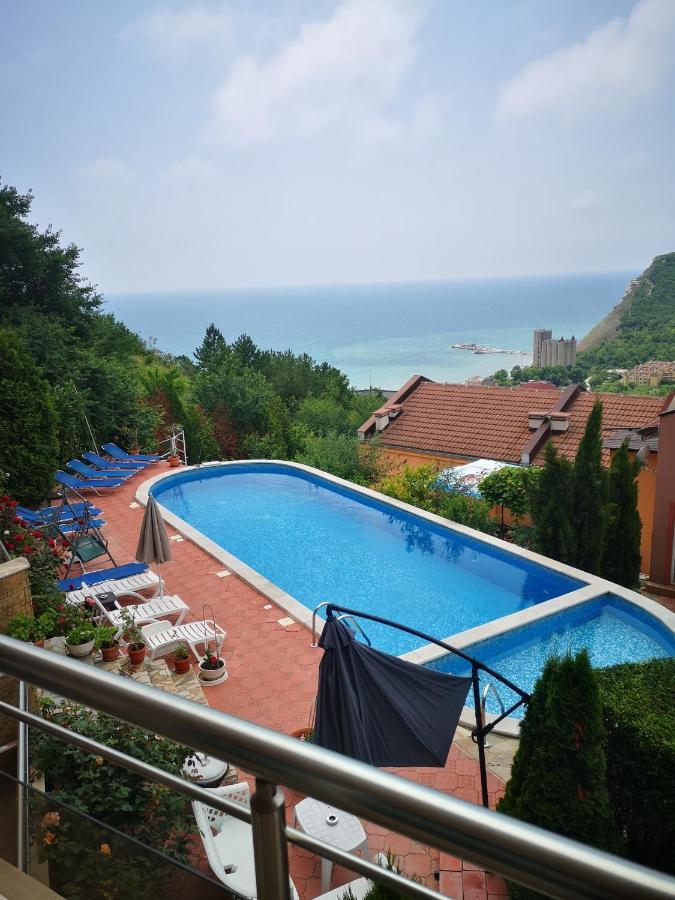 Complex Karia IV Apartment Kavarna Bagian luar foto