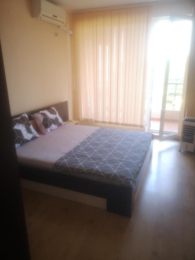 Complex Karia IV Apartment Kavarna Bagian luar foto