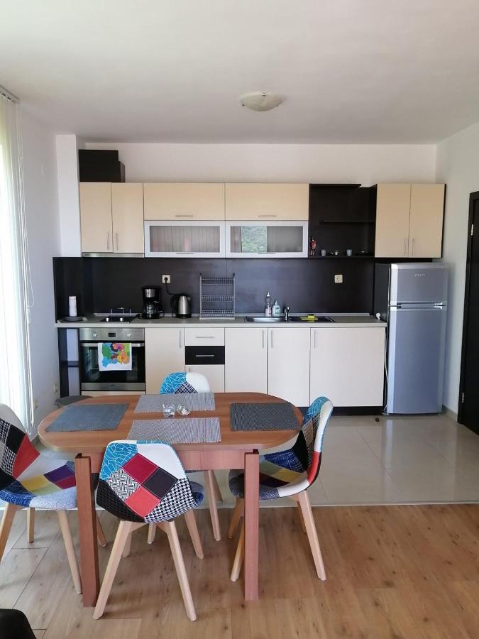 Complex Karia IV Apartment Kavarna Bagian luar foto