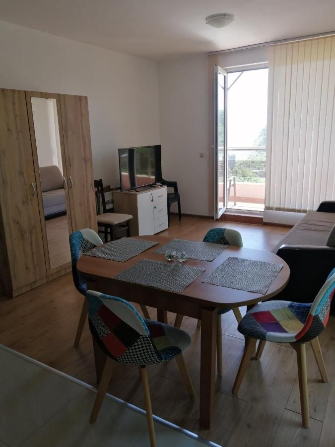 Complex Karia IV Apartment Kavarna Bagian luar foto