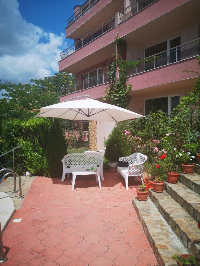 Complex Karia IV Apartment Kavarna Bagian luar foto